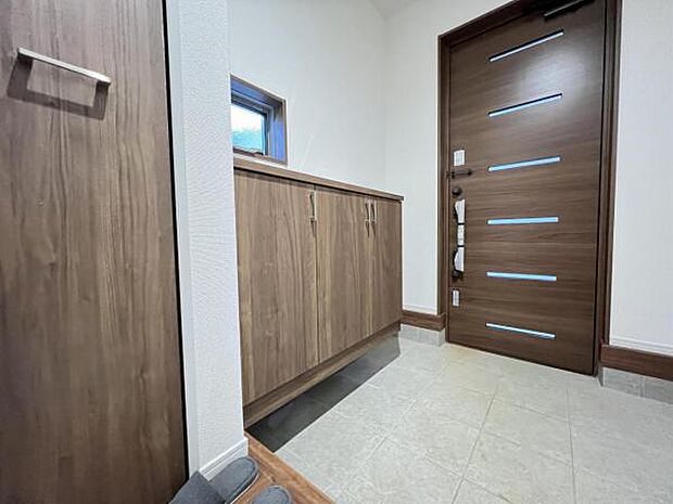 いつも気持ちよくご家族を迎えられる玄関です。