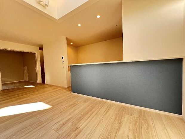 ご家族の温かい時間を演出するダイニングスペースです。