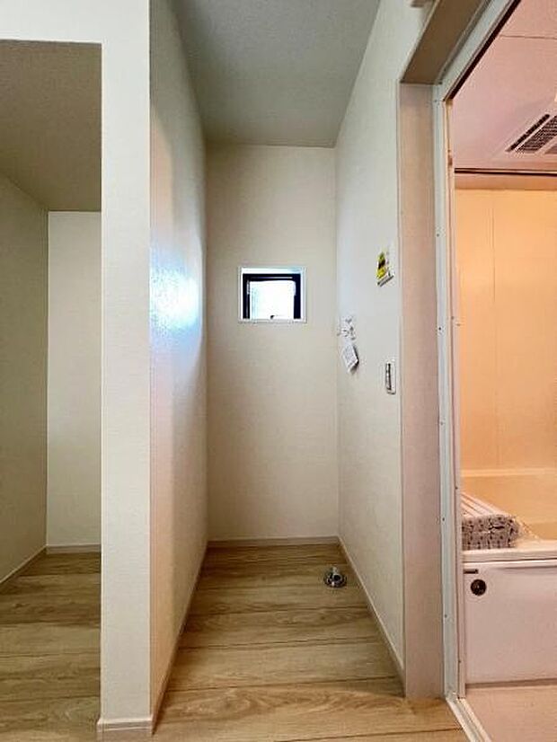 お天気を気にせずお洗濯ができ、室内干し可能です。