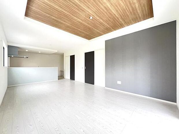 家族団らんの場所としてゆったりと居心地の良いリビングです。