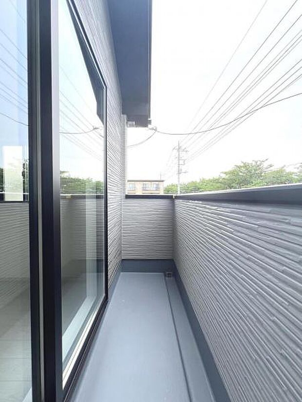 お洗濯ものを気持ち良く太陽の光で干せるのが嬉しいですね。