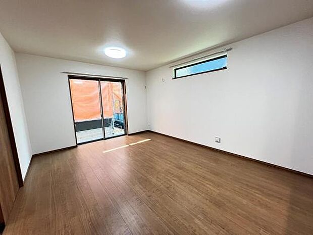 家族団らんの場所としてゆったりと居心地の良いリビングです。