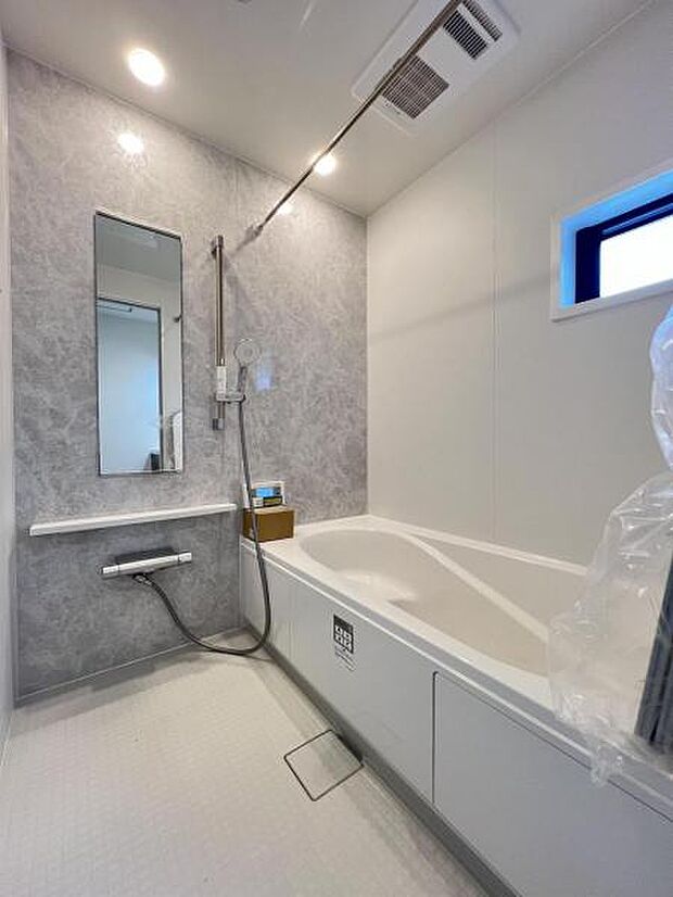 スタイリッシュな浴室で1日の疲れをゆったり癒されるのもいいですね。