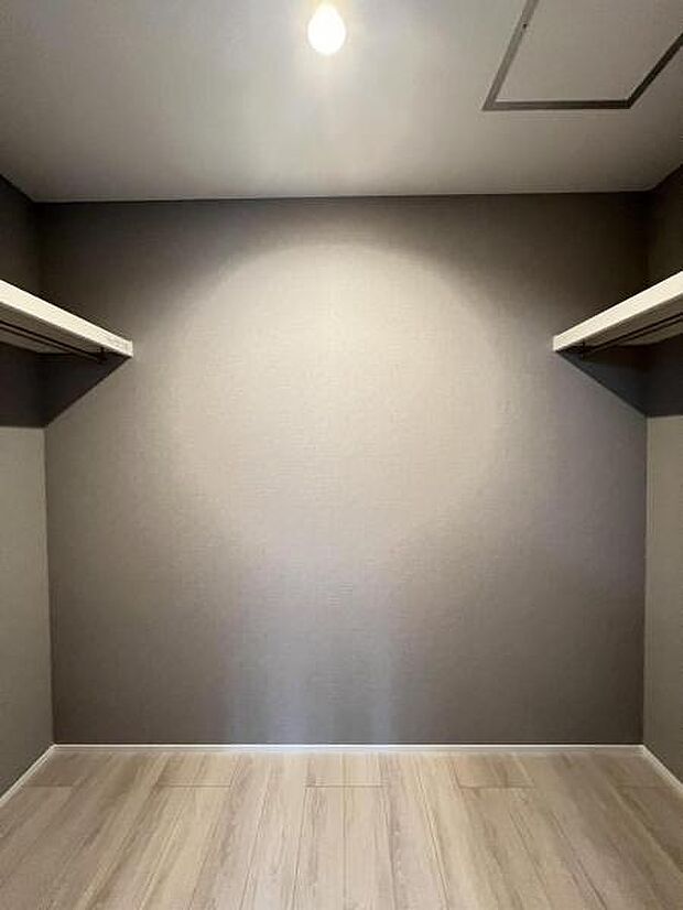 ウォークインクローゼット付きで収納も豊富。お部屋のスペースを有効的に使えそうですね。