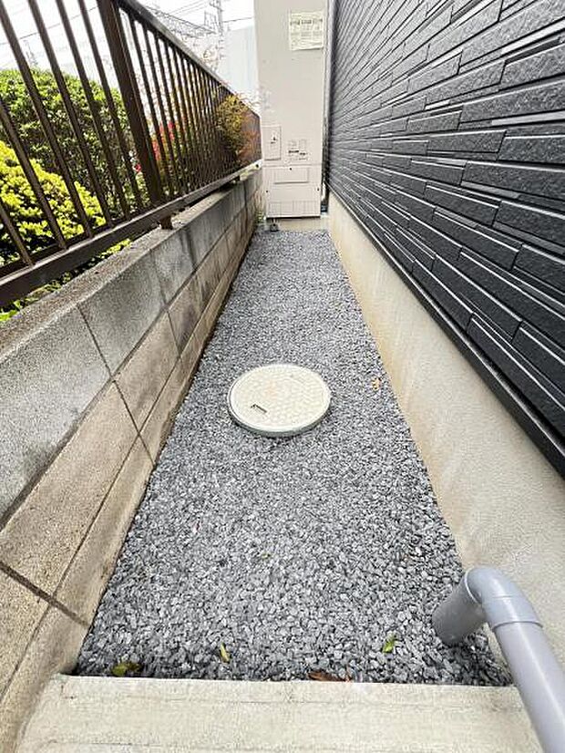 ちょっとしたお庭スペースは、ガーデニングやお子様との外遊びなど多彩な用途でお楽しみいただけます。