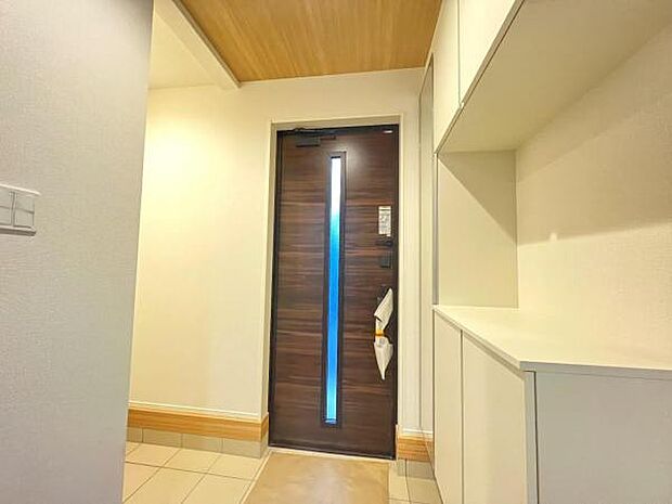 いつも気持ちよくご家族を迎えられる玄関です。