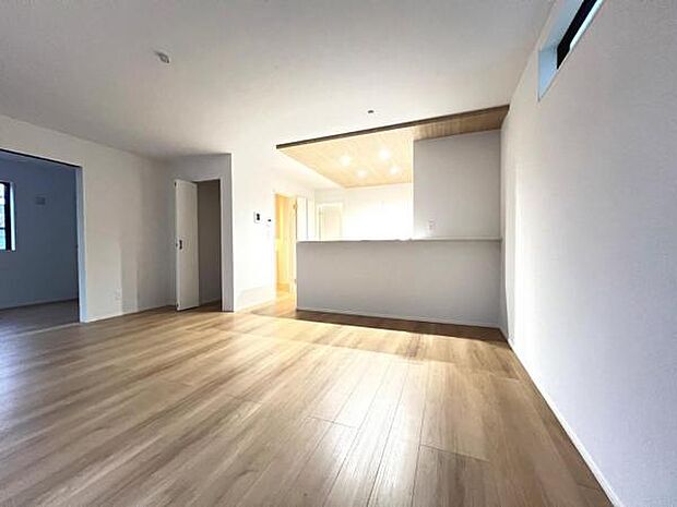 リビングダイニングになります。ご家族そろっての素敵な空間になりそうですね。