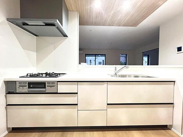 ご家族の温かい時間を演出するダイニングスペースです。