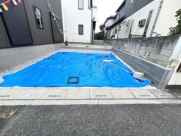 駐車場ももちろん完備しておりますのでお車所有の方にも心強いです。