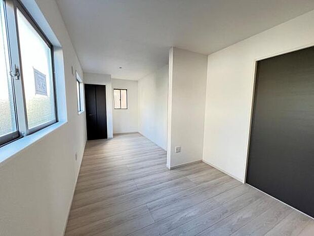 収納が備わっており、子供部屋や在宅ワークスペース等にもおすすめです。