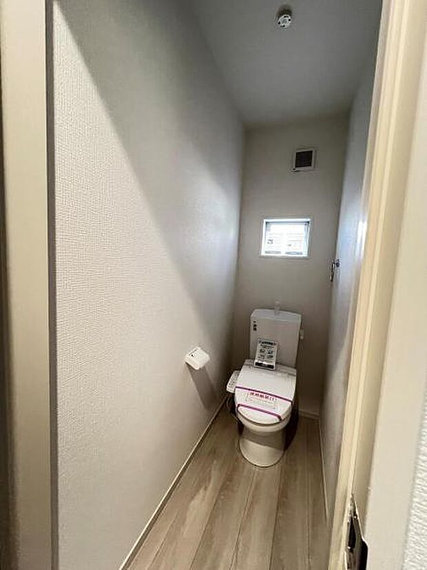ほっと安らげるトイレ空間です。