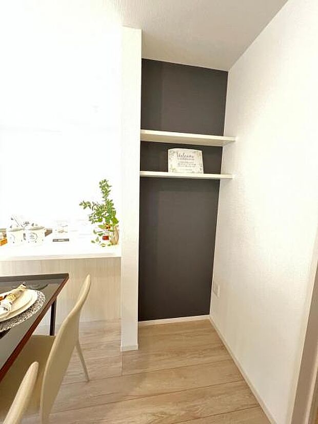 ダイニング棚板です