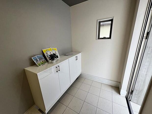 いつも気持ちよくご家族を迎えられる玄関です。