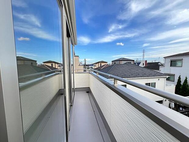 お洗濯ものを気持ち良く太陽の光で干せるのが嬉しいですね。