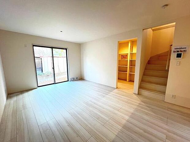 リビングダイニングになります。ご家族そろっての素敵な空間になりそうですね。