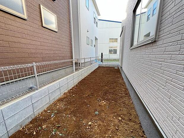 お庭スペースは、ガーデニングやお子様との外遊びなど多彩な用途でお楽しみいただけます。