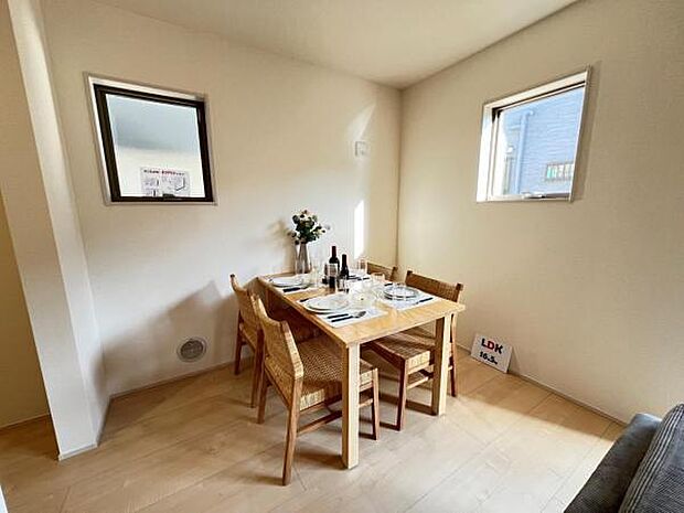 ご家族の温かい時間を演出するダイニングスペースです。