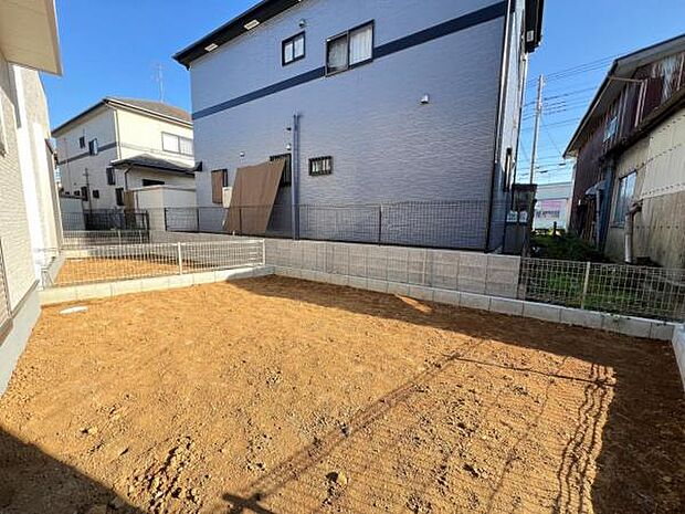 お庭スペースは、ガーデニングやお子様との外遊びなど多彩な用途でお楽しみいただけます。