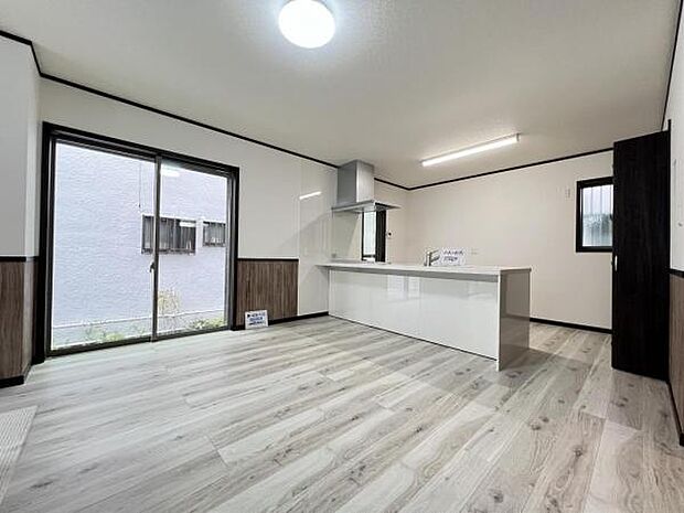 ご家族の温かい時間を演出するダイニングスペースです。