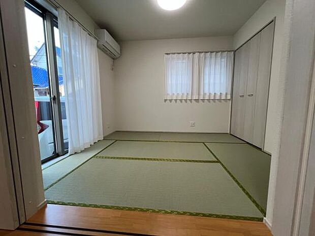和室スペースです。畳のお部屋は寛げる空間ですね。