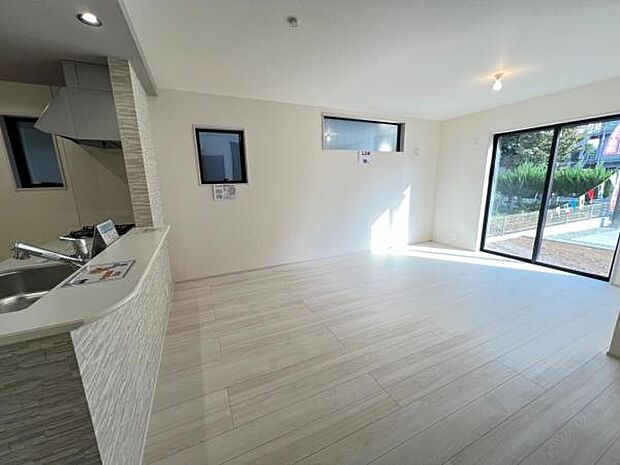 ご家族の温かい時間を演出するダイニングスペースです。