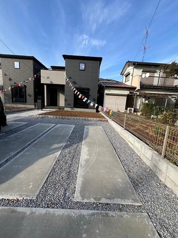 駐車場ももちろん完備しておりますのでお車所有の方にも心強いです。