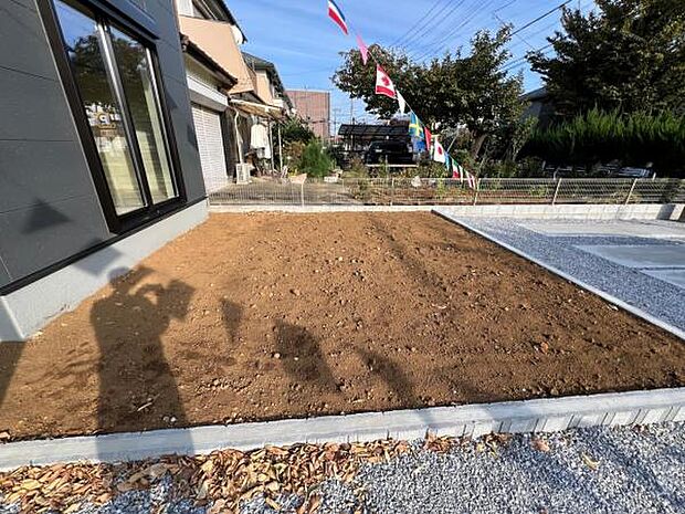 お庭スペースは、ガーデニングやお子様との外遊びなど多彩な用途でお楽しみいただけます。