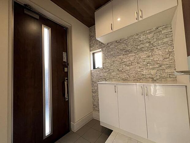 いつも気持ちよくご家族を迎えられる玄関です。