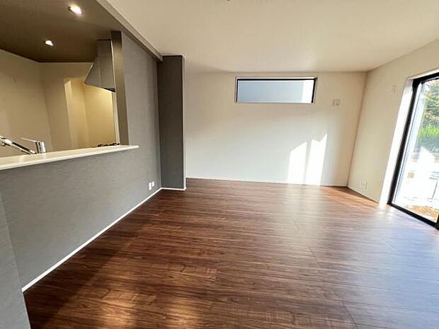 ご家族の温かい時間を演出するダイニングスペースです。