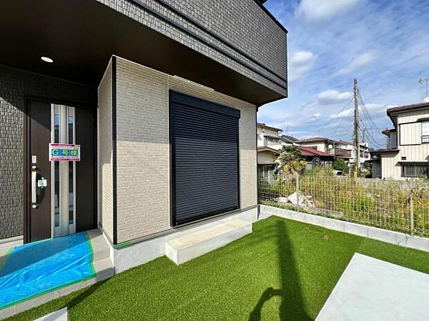 お庭スペースは、ガーデニングやお子様との外遊びなど多彩な用途でお楽しみいただけます。