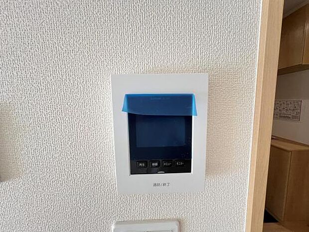 訪問者を確認できるTVモニター付きインターフォンです。