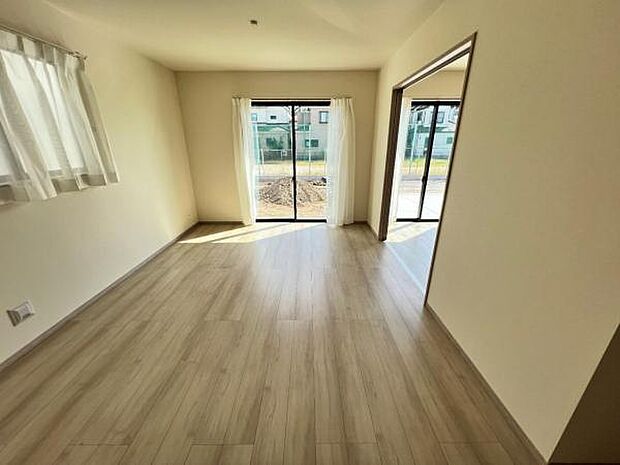 家族団らんの場所としてゆったりと居心地の良いリビングです。