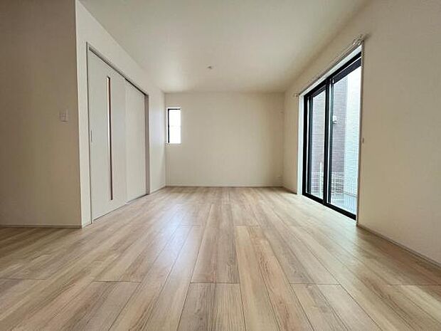 リビングダイニングになります。ご家族そろっての素敵な空間になりそうですね。