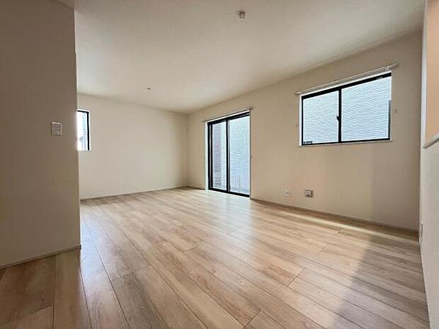 家族団らんの場所としてゆったりと居心地の良いリビングです。