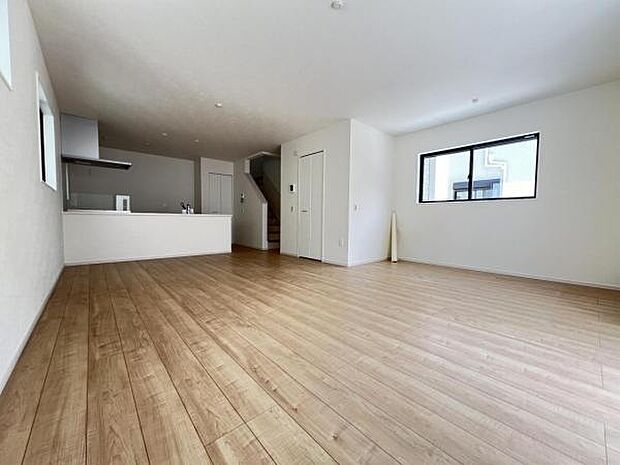 家族団らんの場所としてゆったりと居心地の良いリビングです。