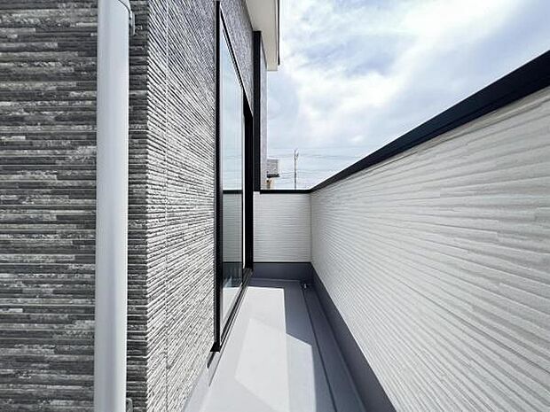 お洗濯ものを気持ち良く太陽の光で干せるのが嬉しいですね。