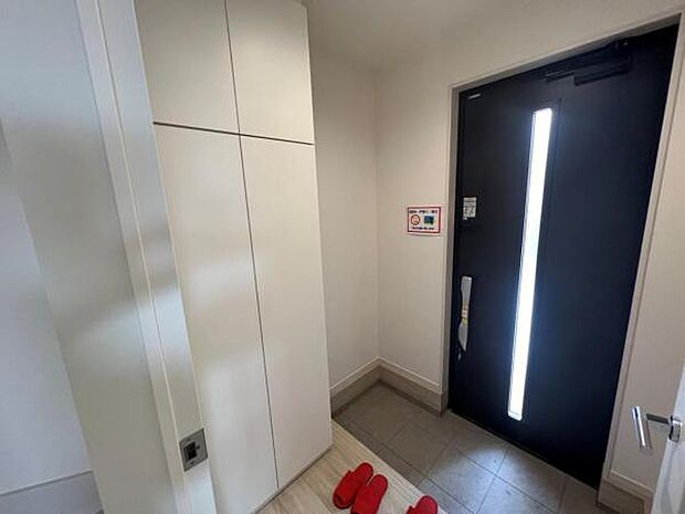 いつも気持ちよくご家族を迎えられる玄関です。