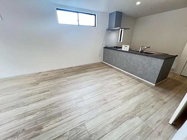 ご家族の温かい時間を演出するダイニングスペースです。