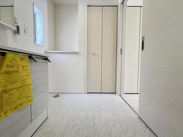 脱衣所は小さなお子様がいるご家庭にも重宝されます。