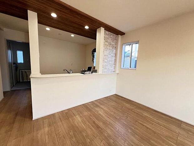 ご家族の温かい時間を演出するダイニングスペースです。