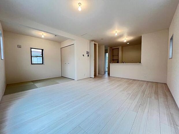 家族団らんの場所としてゆったりと居心地の良いリビングです。