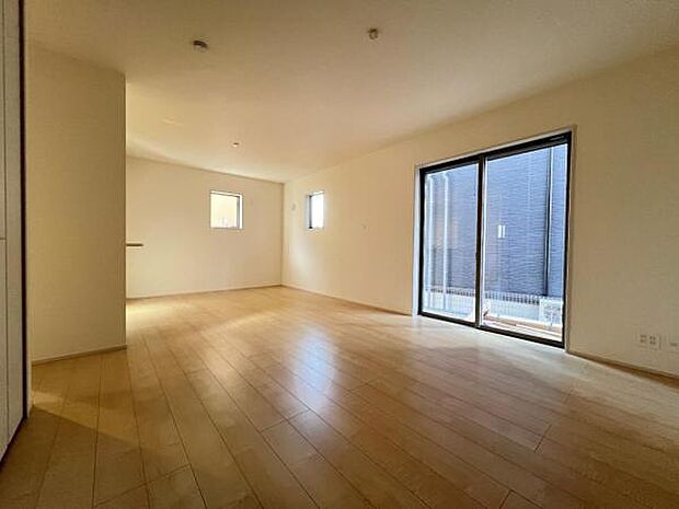 家族団らんの場所としてゆったりと居心地の良いリビングです。