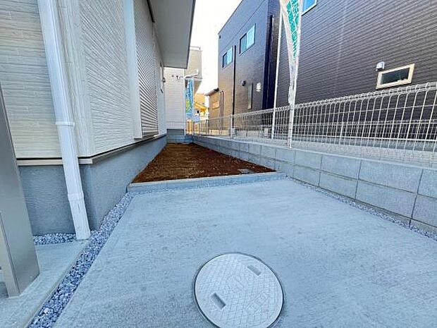 お庭スペースは、ガーデニングやお子様との外遊びなど多彩な用途でお楽しみいただけます。