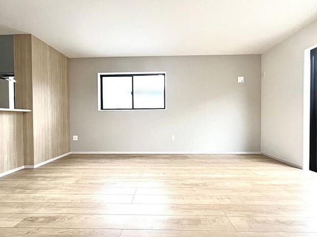 リビングダイニングになります。ご家族そろっての素敵な空間になりそうですね。