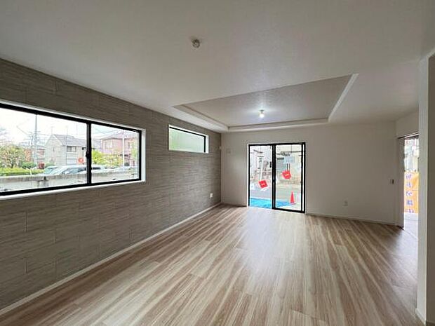 家族団らんの場所としてゆったりと居心地の良いリビングです。