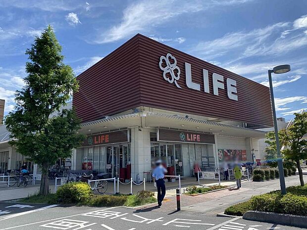 ライフ 吉川栄町店まで約421m(徒歩6分)