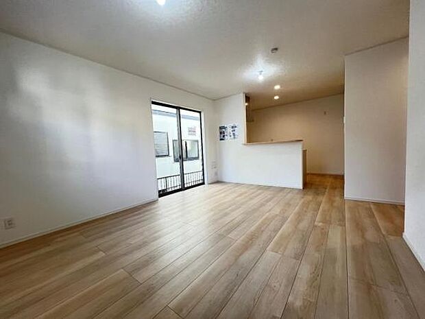 リビングダイニングになります。ご家族そろっての素敵な空間になりそうですね。