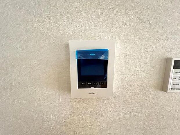 訪問者を確認できるTVモニター付きインターフォンです。