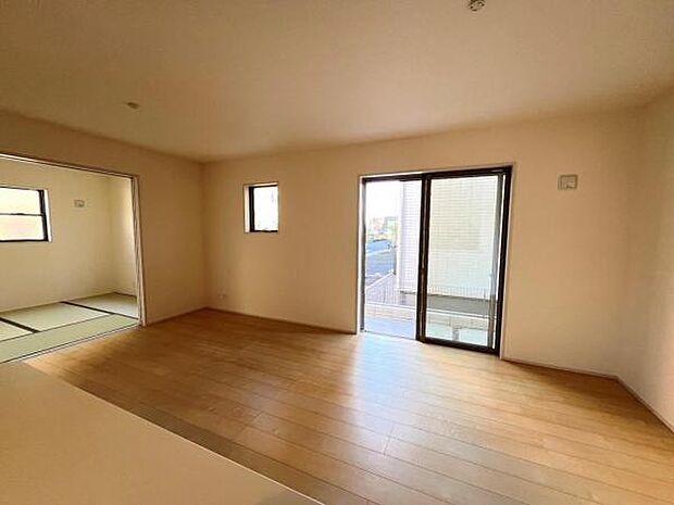 ご家族の温かい時間を演出するダイニングスペースです。