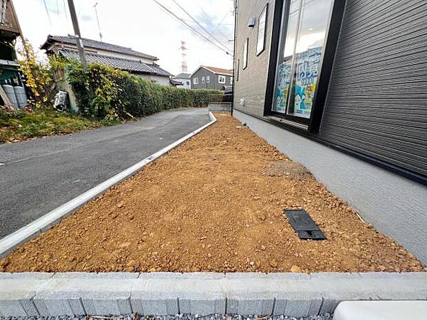 お庭スペースは、ガーデニングやお子様との外遊びなど多彩な用途でお楽しみいただけます。